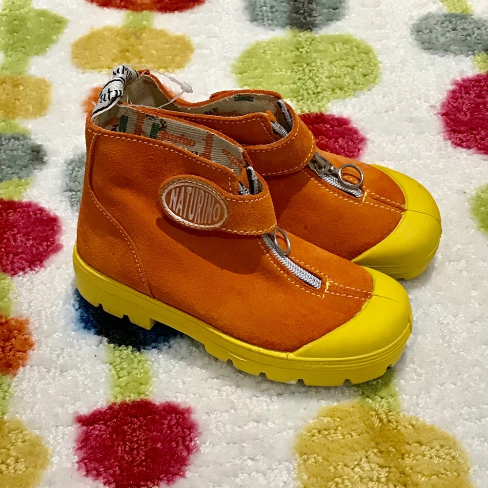 NWT Cool Naturino Girl or Boy Suede Boots Sz 27
